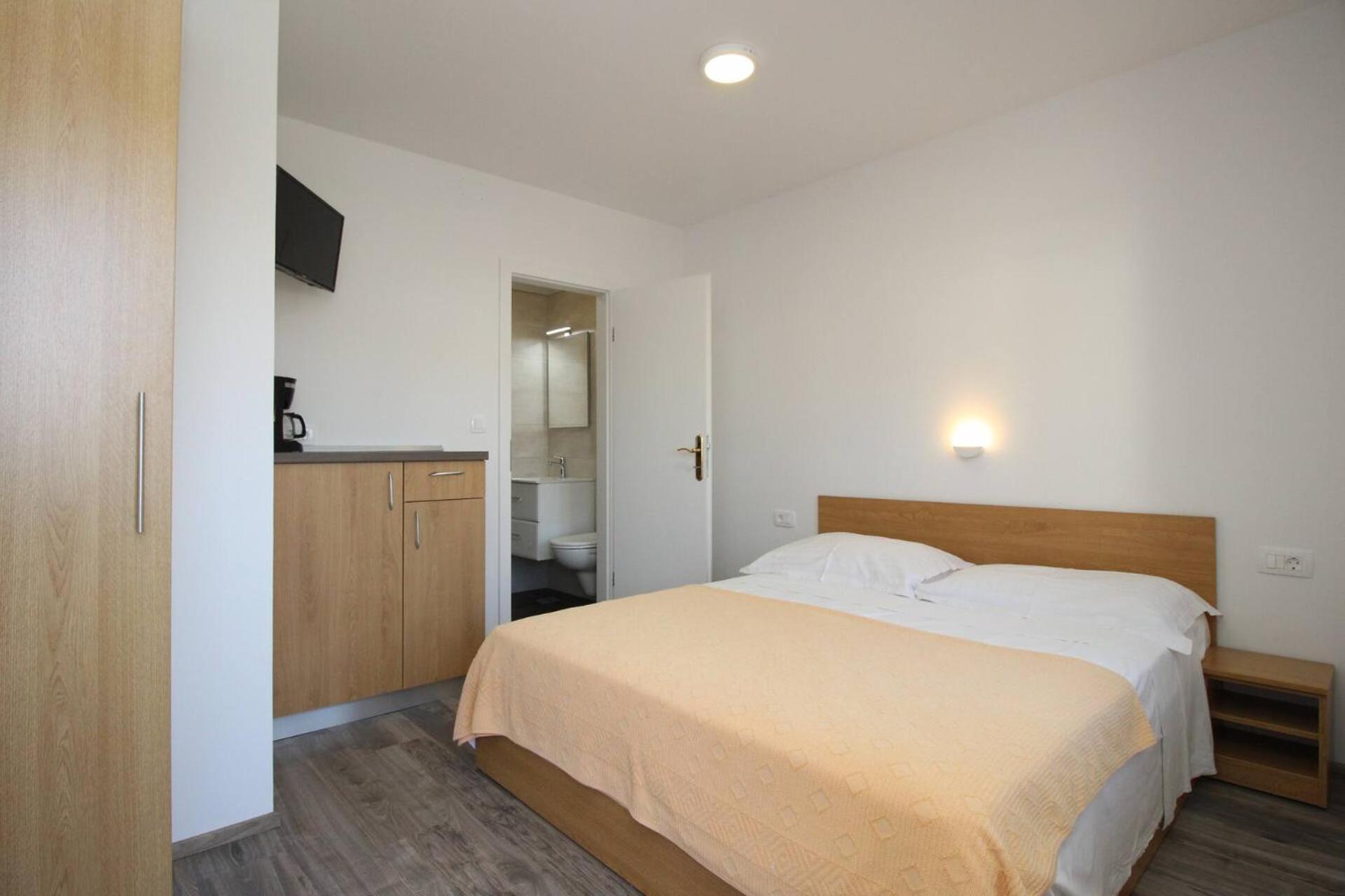 Apartments & Rooms Dekanic Baska  Exterior photo