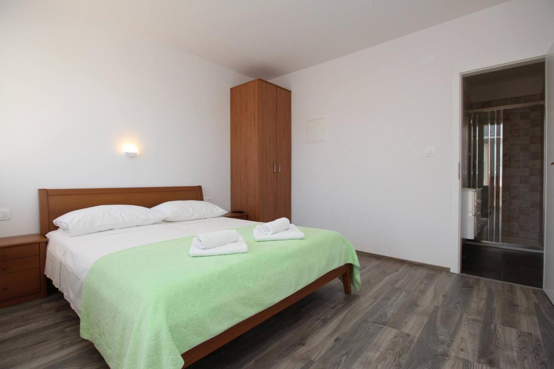 Apartments & Rooms Dekanic Baska  Exterior photo